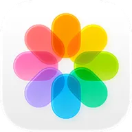 Apple Photos — iOS 26 Tahoe